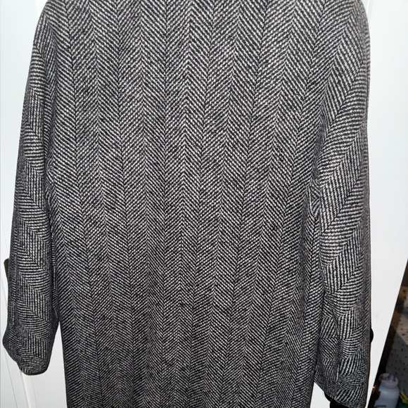 Aritzia slouch in herringbone Black and white wool Coat - Picture 7 of 14
